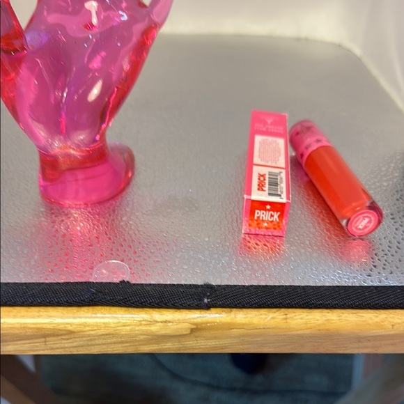 Jeffree Star Lipstick - Vibrant Pink and Red - Picture 2 of 3